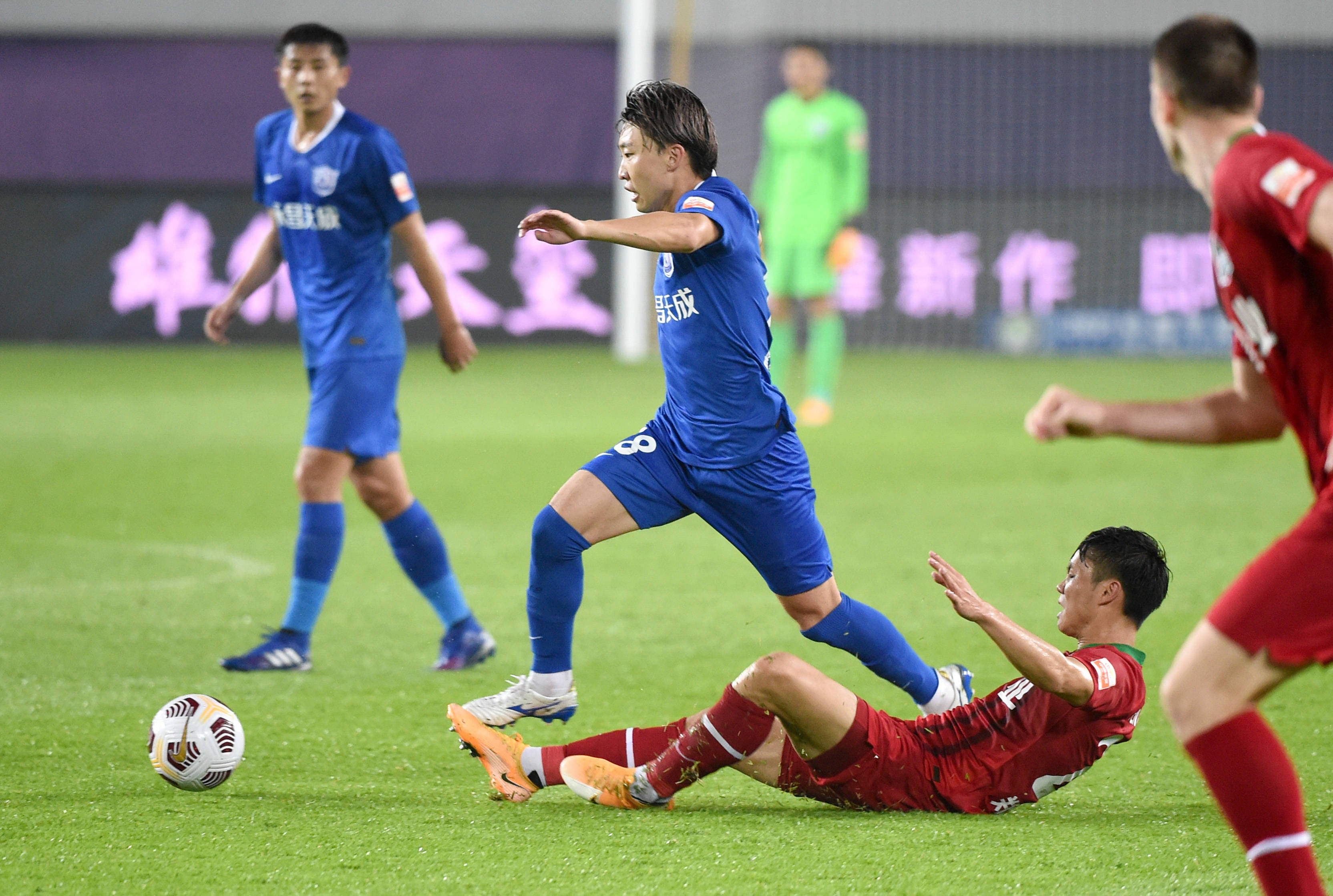 天行体育-亚洲足球海外球员